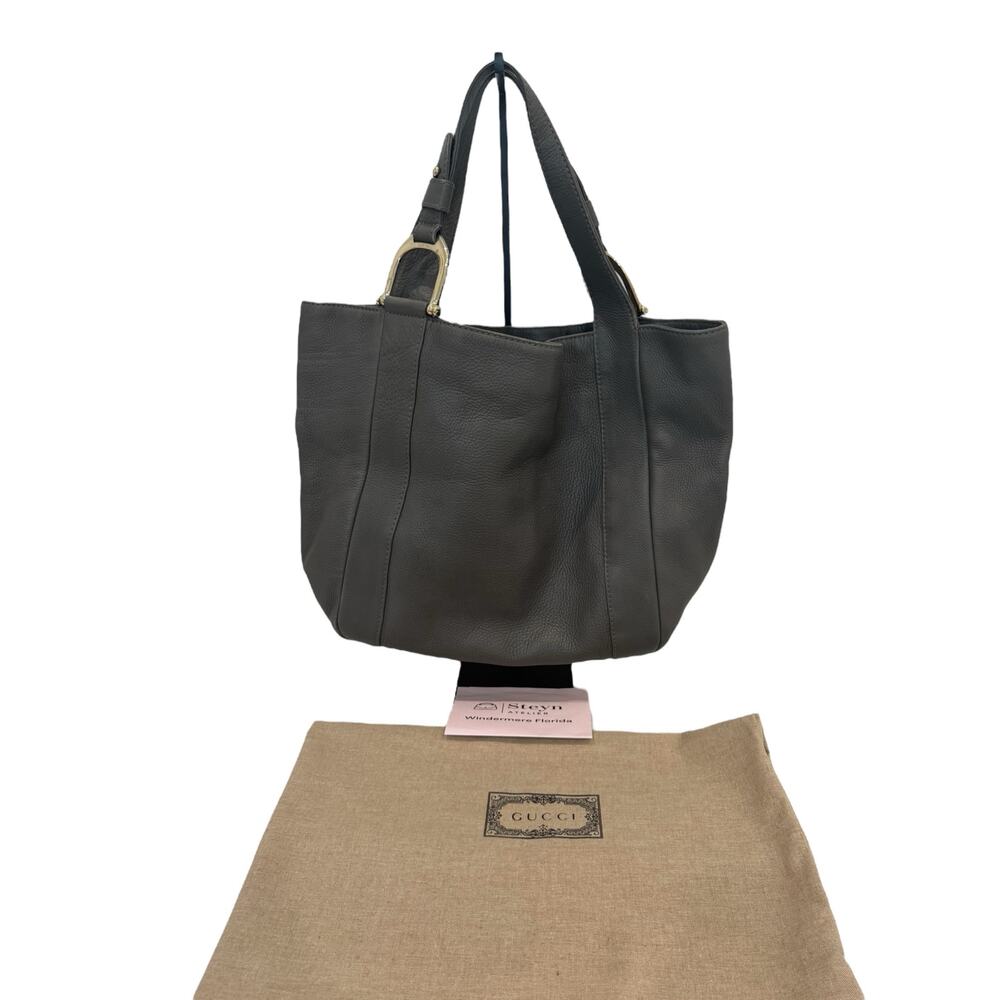 Gucci Grey Pebbled Leather Slouchy Shoulder Tote – Classic & Spacious